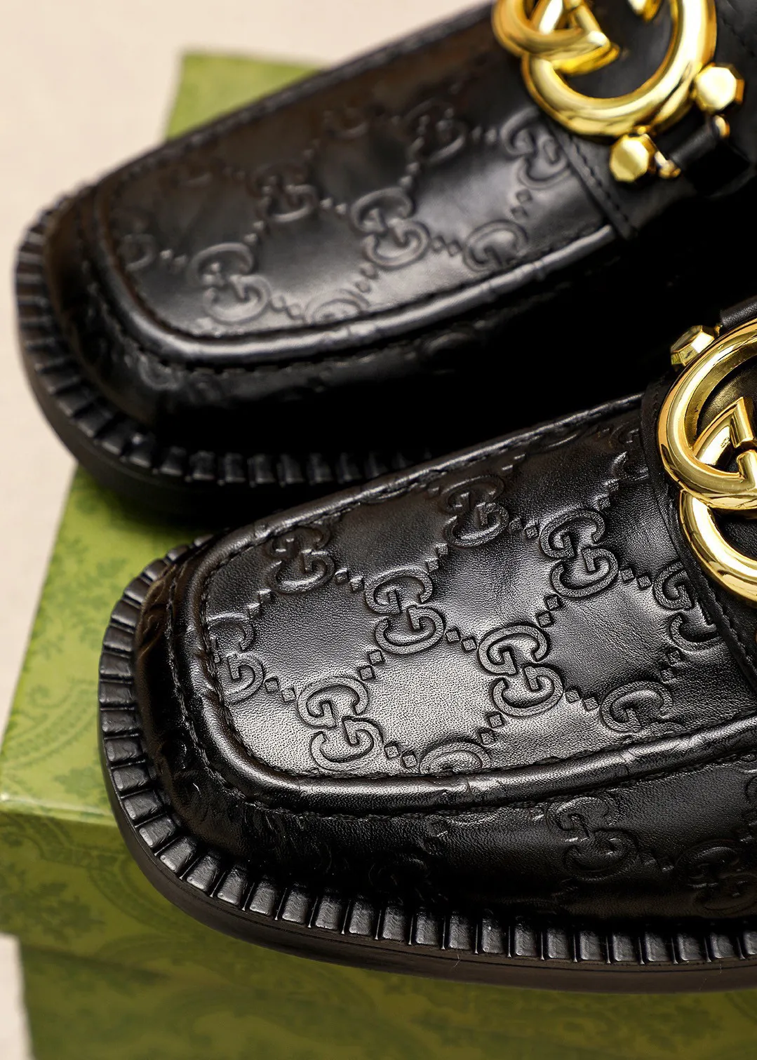 Men's shoes 💰560 💐Original Gucci GUCCI official website formal shoes Italian 🇮🇹 first layer calfskin ➕ top imported water-dyed cow 🐂 leather lining 💋 fine handmade original outsole, the real thing looks better when photographed in person Standard size 38-44 (45.46🉑️customized)